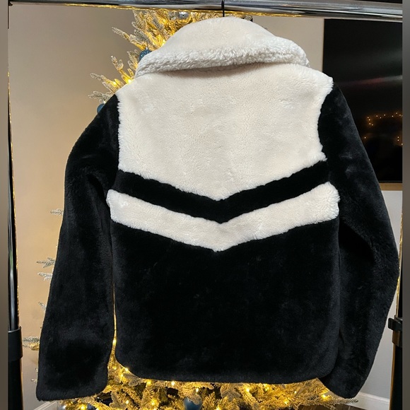 GUESS FUR COAT - Picture 3 of 3